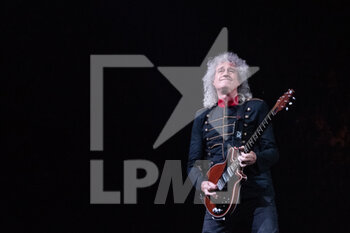 2022-07-11 - Brian May (Queen) - QUEEN + ADAM LAMBERT - RHAPSODY TOUR - CONCERTS - MUSIC BAND