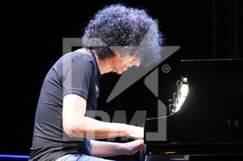 Giovanni Allevi Piano Solo - CONCERTS - ITALIAN SINGER AND ARTIST