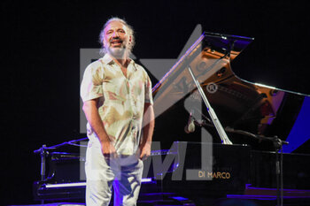 Stefano Bollani in Piano Variation on Jesus Christ Superstar - CONCERTS - ITALIAN SINGER AND ARTIST