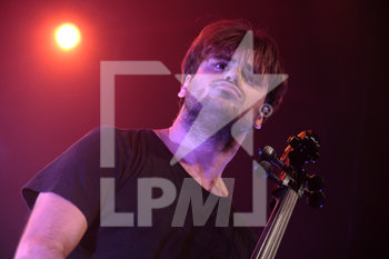 2 Cellos  - CONCERTS - SINGER AND ARTIST