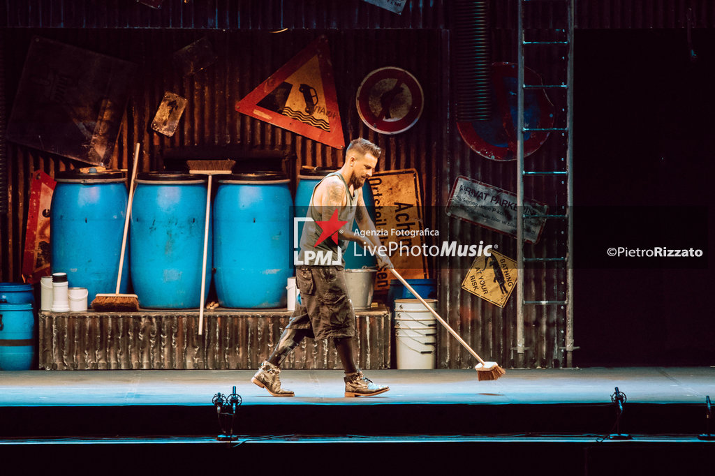 Stomp - MUSICAL - CANTANTI E ARTISTI STRANIERI