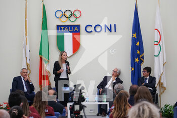 2021-10-06 - From left to right: Lamberto Giannini, Valentina Vezzali, Giovanni Malagò, Luca Pancalli - ROME: CELEBRATION OF THE OLYMPIC ATHLETES OF THE FIAMME ORO AT THE CONI HALL OF HONOR - NEWS - CHRONICLE