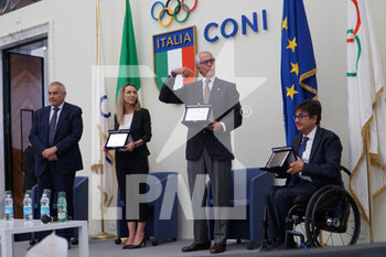 2021-10-06 - From left to right: Lamberto Giannini, Valentina Vezzali, Giovanni Malagò, Luca Pancalli - ROME: CELEBRATION OF THE OLYMPIC ATHLETES OF THE FIAMME ORO AT THE CONI HALL OF HONOR - NEWS - CHRONICLE