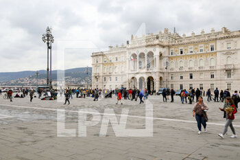 2021-10-22 - Piazza Unità d'Italia a Trieste questa mattina dopo la sospensione delle manifestazioni - MANIFESTAZIONI ANNULLATE A TRIESTE - NEWS - CHRONICLE