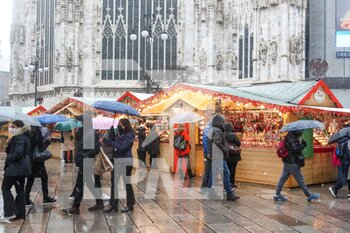 2021-12-08 - Shopping natalizio a Milano - FESTA DELL'IMMACOLATA A MILANO - NEWS - CHRONICLE