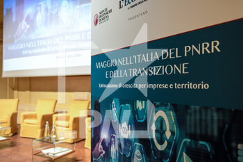 2021-11-23 - Palco relatori - VIAGGIO NELL’ ITALIA DEL PNRR E DELLA TRANSIZIONE - REPORTAGE - ECONOMY