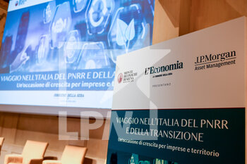 2021-11-23 - Palco relatori - VIAGGIO NELL’ ITALIA DEL PNRR E DELLA TRANSIZIONE - REPORTAGE - ECONOMY