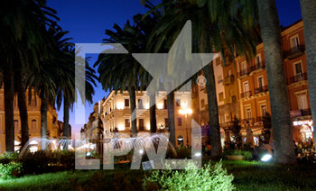 2021-11-28 - Taranto, piazza Maria Immacolata. - TARANTO, SEASIDE TOWN - REPORTAGE - PLACES