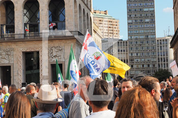 2021-08-28 - Manifestazione Nazionale a Milano dei NO GREEN PASS  - MANIFESTAZIONE NAZIONALE: SI ALLA LIBERTà - NO AL GREEN PASS  - NEWS - SOCIETY