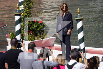 2021-09-01 - Roberta Armani is seen arriving at the 78th Venice International Film Festival on September 01, 2021 in Venice, Italy. - 78° MOSTRA DEL CINEMA DI VENEZIA 2021 - NEWS - VIP