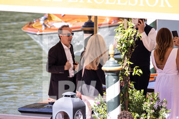 2021-09-01 - Roberto Benigni is seen arriving at the 78th Venice International Film Festival on September 01, 2021 in Venice, Italy. - 78° MOSTRA DEL CINEMA DI VENEZIA 2021 - NEWS - VIP