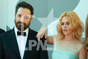 2021-09-03 - Pablo Larrain and Kristen Stewart attend the red carpet of the movie 