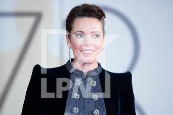2021-09-03 - Olivia Colman attends the red carpet of the movie 