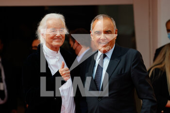 2021-09-04 - Jimmy Page and Alberto Barbera arrive for the screening of the film 