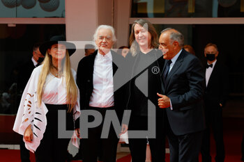 2021-09-04 - Allison McGourty, Jimmy Page, director Bernard MacMahon  and Alberto Barbera attend the red carpet of the movie 