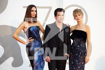 2021-09-04 - (R-L) Esther Acebo, Jaime Lorente and Eugenia Silva attend the red carpet of the movie 