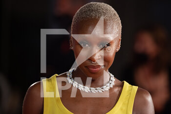 2021-09-04 - Cynthia Erivo on the red carpet of the movie 