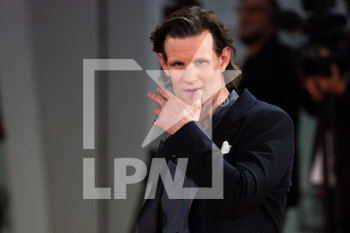 2021-09-04 - British actor Matt Smith on the red carpet of the movie 