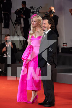 2021-09-04 - Anya Taylor-Joy and British director Edgar Wright on the red carpet of the movie 