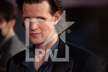 2021-09-04 - Matt Smith on the red carpet of the movie 