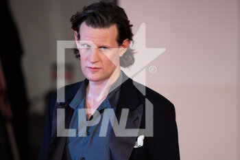2021-09-04 - Matt Smith on the red carpet of the movie 