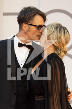 2021-09-05 - Angelo Pisani and Katia Follesa attend the red carpet of the 