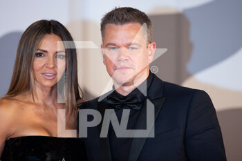 2021-09-10 - Matt Damon and Luciana Barroso attend the red carpet of the movie 