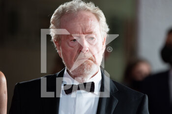 2021-09-10 - Ridley Scott arrives for the screening of the film 