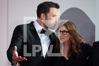 2021-09-10 - Ben Affleck and Nicole Holofcener, attend the red carpet of the movie 
