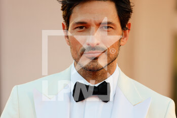 2021-09-10 - Andrés Velencoso at red carpet of the movie 