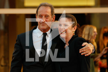2021-09-10 - Vincent Lindon and a guest, attend the red carpet of the movie 