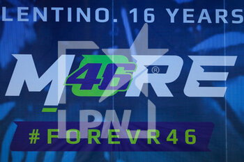 2021-11-25 - Yamaha One More Lap VR46 event screen - ONE MORE LAP - NEWS - VIP