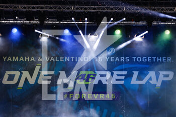 2021-11-25 - Yamaha One More Lap VR46 event stage illuminates with lights and smoke - ONE MORE LAP - NEWS - VIP