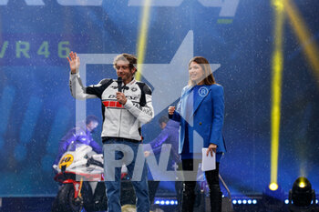 2021-11-25 - Valentino Rossi and Federica Masolin (Sky sport) - ONE MORE LAP - NEWS - VIP