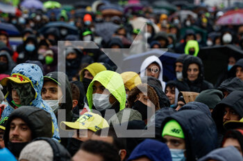 2021-11-25 - Valentino Rossi VR46 fans attend the event under heavy rain - ONE MORE LAP - NEWS - VIP
