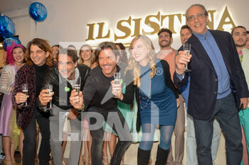 2021-12-07 - The cast of the musical - OPENING NIGHT OF THE RESTORED SISTINA THEATER AND THE PREMIèRE OF THE MUSICAL "MAMMAMIA!" - NEWS - VIP