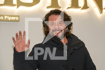 2021-12-07 - Lillo Petrolo, actor - OPENING NIGHT OF THE RESTORED SISTINA THEATER AND THE PREMIèRE OF THE MUSICAL "MAMMAMIA!" - NEWS - VIP