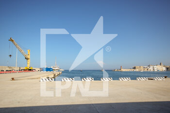 2022-08-16 - The Ukrainian ship Mustafa Necati, left from Odessa harbour and containing 6000 tons of sunflower oil, docks in the port of Monopoli - UCRANIAN SHIP WITH SUNFLOWER OIL ARRIVES IN ITALY - NEWS - CHRONICLE