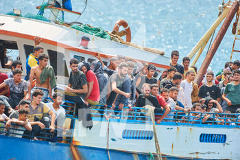 2022-08-24 - Sbarco migranti a Catanzaro - SBARCO MIGRANTI - NEWS - CHRONICLE