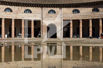 2022-09-16 - Foro Annonario Square during 2022 Marche's overflood, Senigallia - 2022 MARCHE'S OVERFLOOD AND INUNDATION - NEWS - CHRONICLE