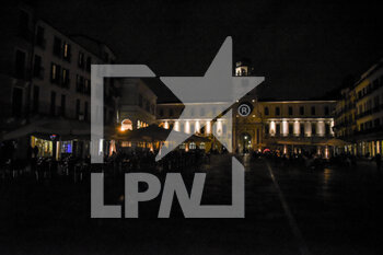 2022-02-18 - Piazza dei Signori con le luci spente in segno di protesta per il caro bollette - PROTESTA APPE PER IL CARO BOLLETTE - NEWS - CHRONICLE
