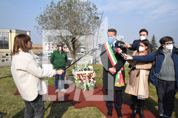 2022-02-21 - Il sindaco Giuliano Martini durante la commemorazione - COMMEMORAZIONE A 2 ANNI DALL'INIZIO DELLA PANDEMIA - NEWS - CHRONICLE