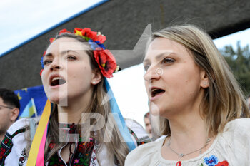 2022-02-24 - Protesters - DEMONSTRATION BY THE UKRAINIAN COMMUNITY OF ROME AGAINST THE WAR BY RUSSIA AGAINST UKRAINE - NEWS - CHRONICLE
