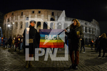2022-02-25 - Peace flag in front of the Colosseum - DEMONSTRATION FOR PEACE, AGAINST THE WAR IN UKRAINE, FROM THE CAPITOL TO THE COLOSSEUM - NEWS - CHRONICLE