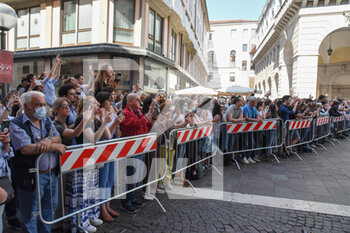 2022-05-19 - People standing outside the University - INAUGURATION OF THE 800TH ACADEMIC YEAR OF THE UNIVERSITY OF PADUA - NEWS - CHRONICLE