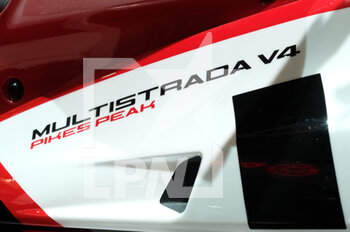 2022-11-08 - Close-up of Ducati Multistrada V4 Pikes-Peak logo. - EICMA - 2022 INTERNATIONAL CYCLE AND MOTORCYCLE EXPOSITION - NEWS - EVENTS