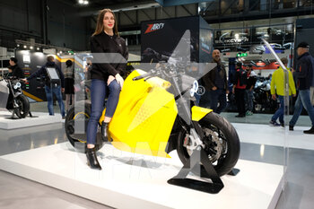2022-11-08 - DaVinci full electric suspersport motorcycle  - EICMA - 2022 INTERNATIONAL CYCLE AND MOTORCYCLE EXPOSITION - NEWS - EVENTS