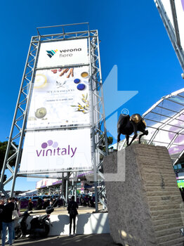 2022-04-10 - The entrance of the 2022 edition of Vinitaly - 54TH EDITION OF VINITALY - INTERNATIONAL FAIR OF WINES IN VERONA - NEWS - EVENTS