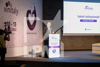 2022-04-10 - Maurizio Danese president of Verona fair during the opening ceremony of Vinitaly 2022 - 54TH EDITION OF VINITALY - INTERNATIONAL FAIR OF WINES IN VERONA - NEWS - EVENTS