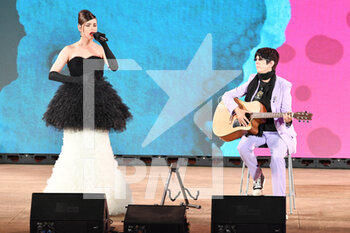 2022-06-28 - Taormina Messina, Italy, June 28, 2022, 68th Taormina Film Fest.
In the pic: Sofia Carson and Diane Warren perform at the Teatro Antico as part of the 68th annual Taormina Film Festival. - 68TH TAORMINA FILM FEST 2022 - NEWS - EVENTS